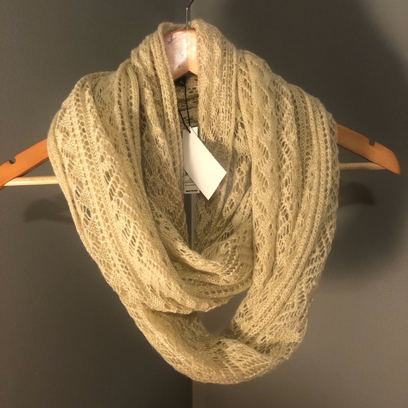 Charlie Paige Accessories - Charlie Paige - Infinity Scarf (New)